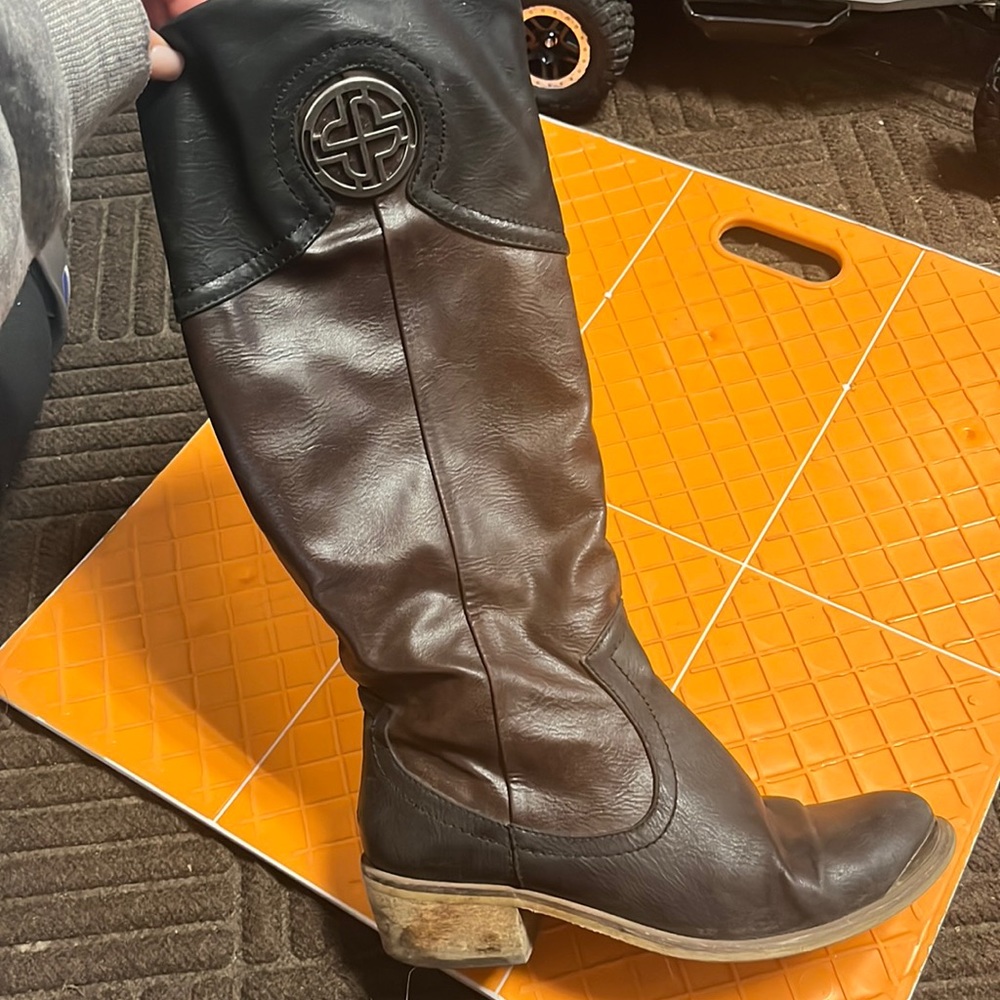 Paramount Tall boot, lightly worn, obo